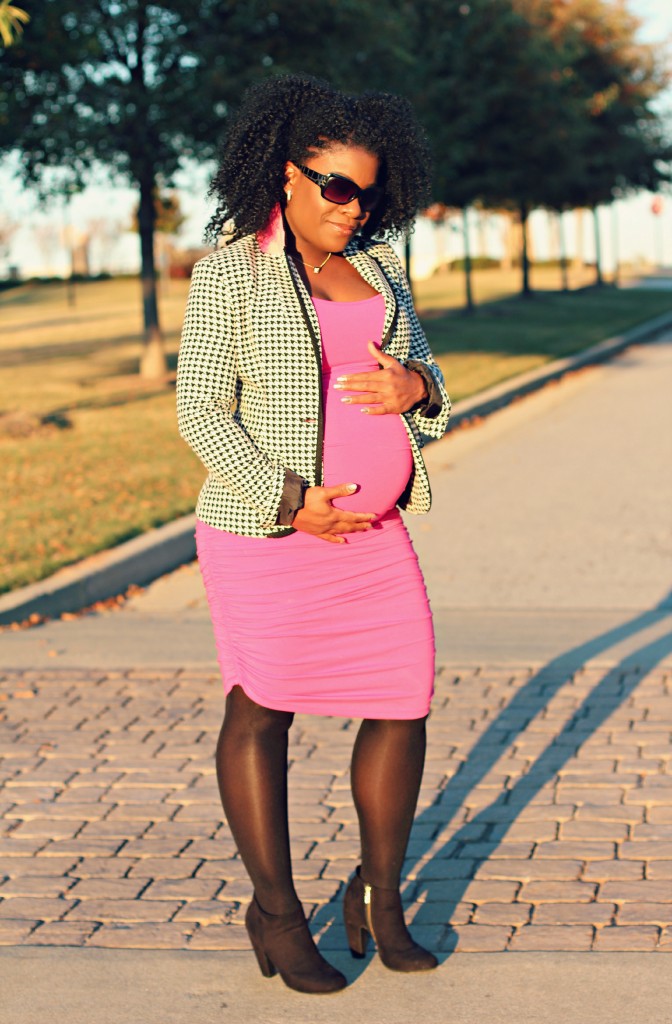 Maternity Outfit: Houndstooth and Pink